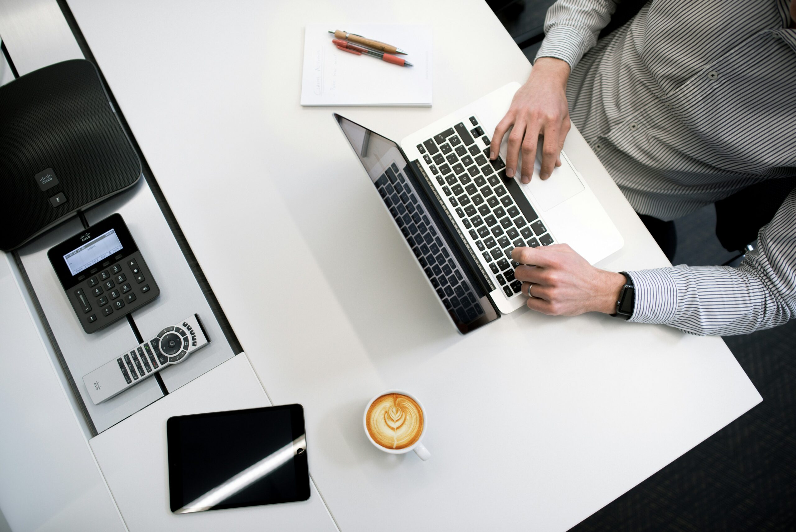 Off-site meetings vs office meetings: Do they improve team collaboration and performance?